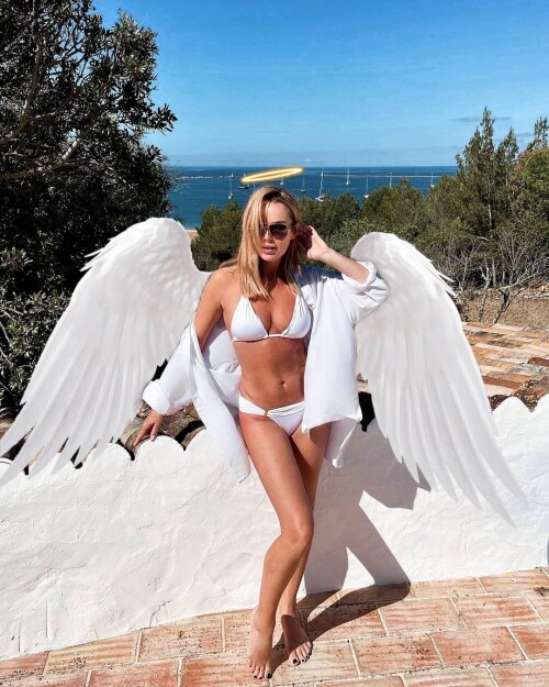 amandaholden.f_195792803_312484100408855_4643728302040349978_n.md.jpg
