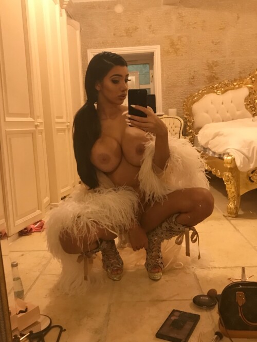Chloe Khan Nude Leaked Onlyfans Photo