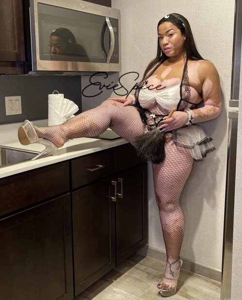 Evie_Spice/YvetteMari Nude Leaked Onlyfans Photo Evie_Spice/YvetteMari Nude Leaked Onlyfans Photo
