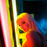 hollyneon-28