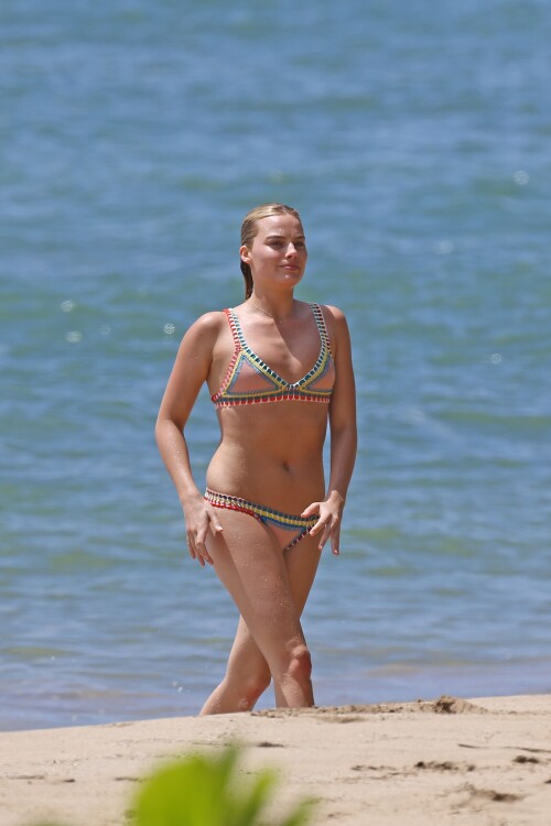 margot-robbie-09.md.jpg