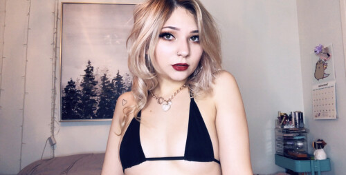 red-lips-1.md.jpg