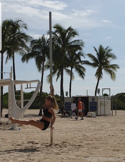 tiffanymfc-29-08-2019-10219541-Pole_dancing_on_the_beach.jpg